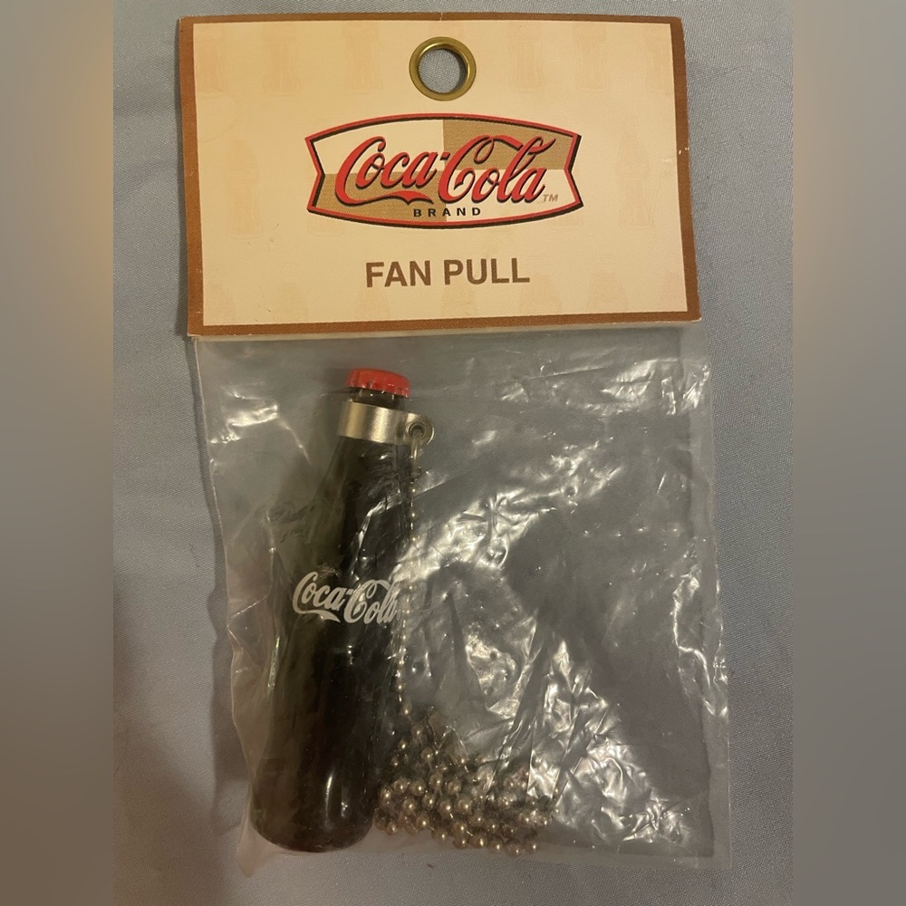 NWT Coca-Cola Fan Pull / Light Pull